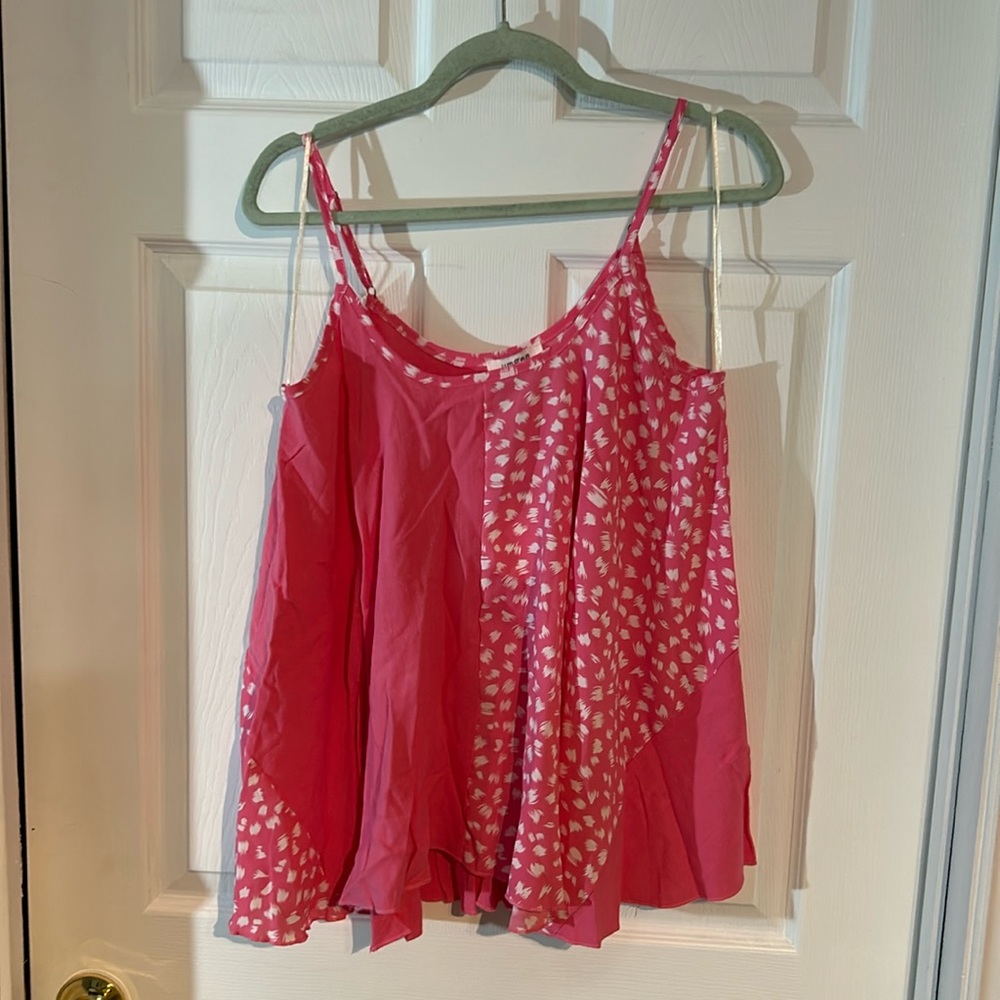 NWT Umgee size Medium Bubblegum pink Leopold handkerchief tunic Tank Top